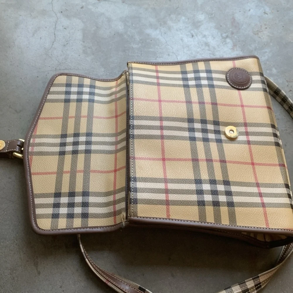 Valentino - Picture 5 of 6